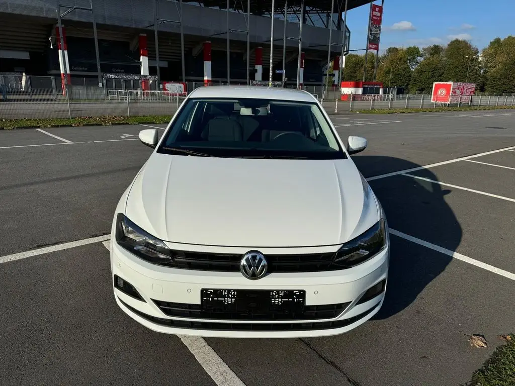 Photo 1 : Volkswagen Polo 2017 Petrol