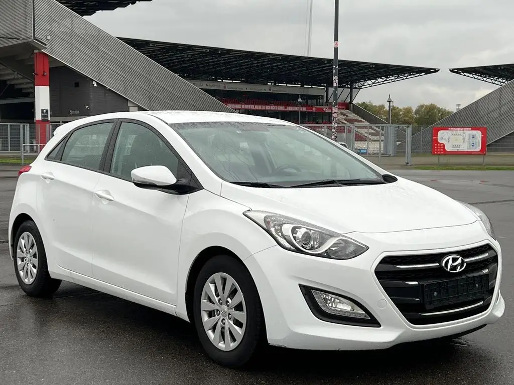 Photo 1 : Hyundai I30 2016 Petrol