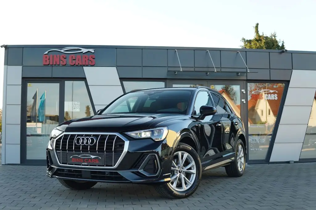 Photo 1 : Audi Q3 2021 Petrol