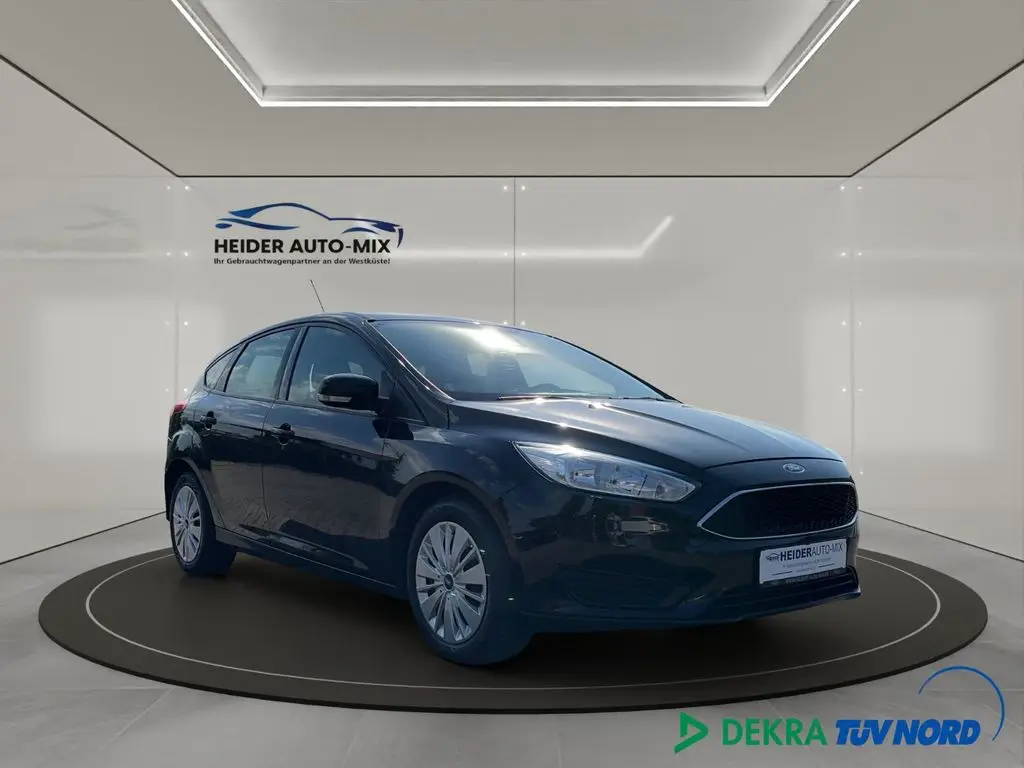 Photo 1 : Ford Focus 2015 Petrol