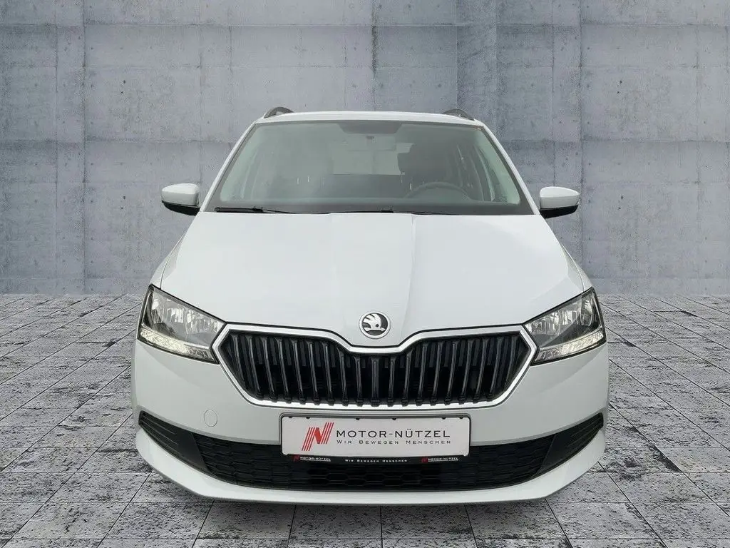 Photo 1 : Skoda Fabia 2020 Petrol