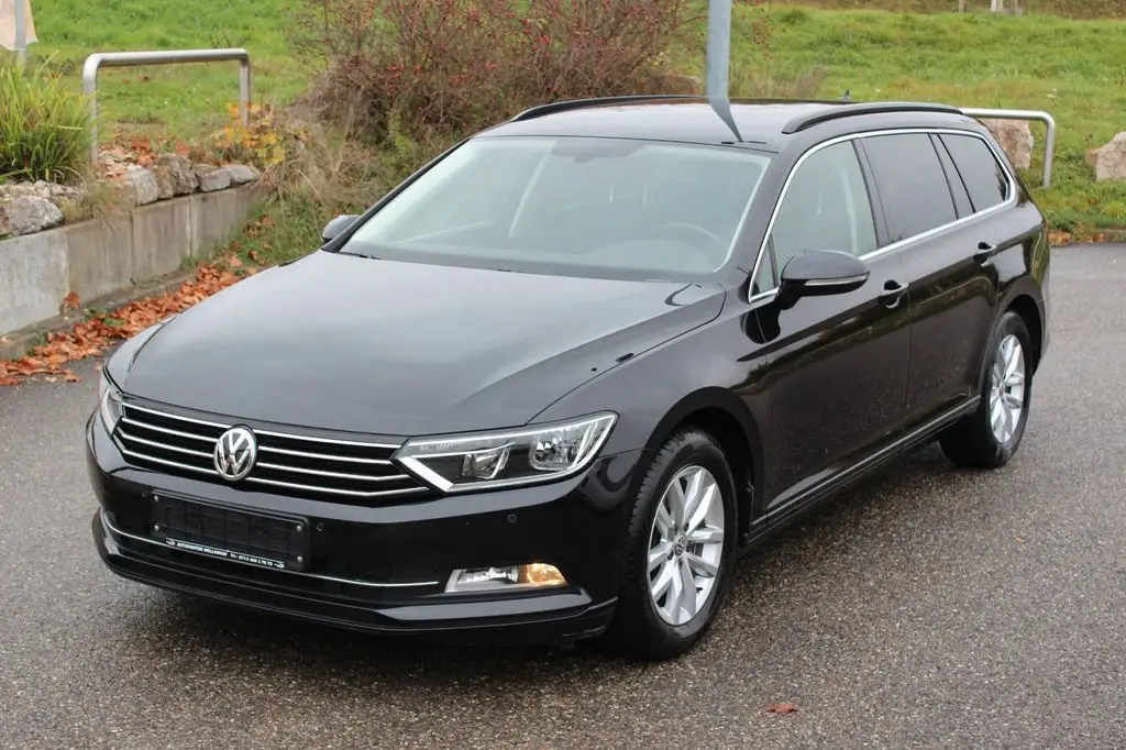 Photo 1 : Volkswagen Passat 2018 Petrol