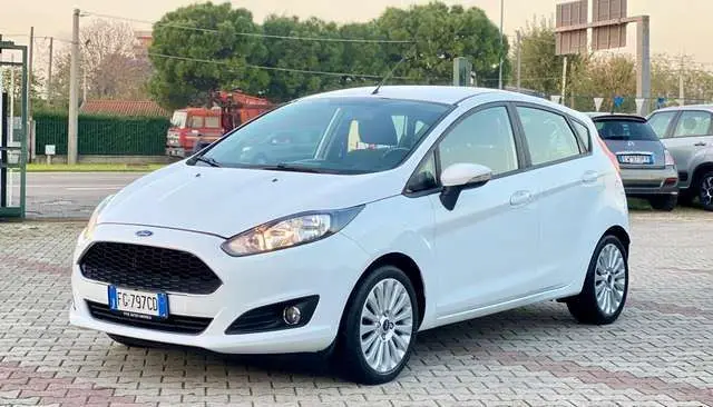 Photo 1 : Ford Fiesta 2016 Diesel