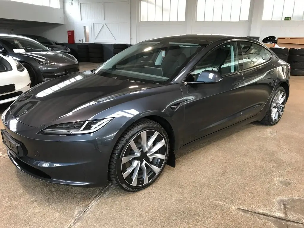 Photo 1 : Tesla Model 3 2023 Non renseigné