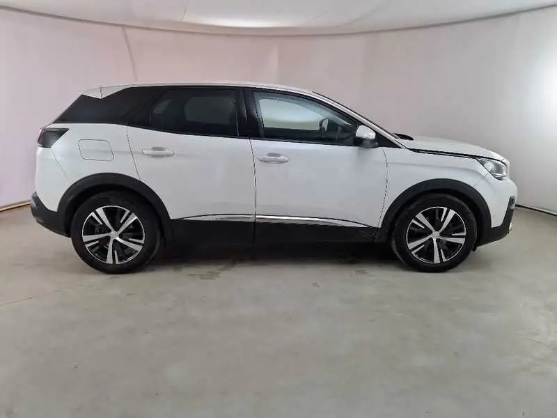 Photo 1 : Peugeot 3008 2020 Diesel