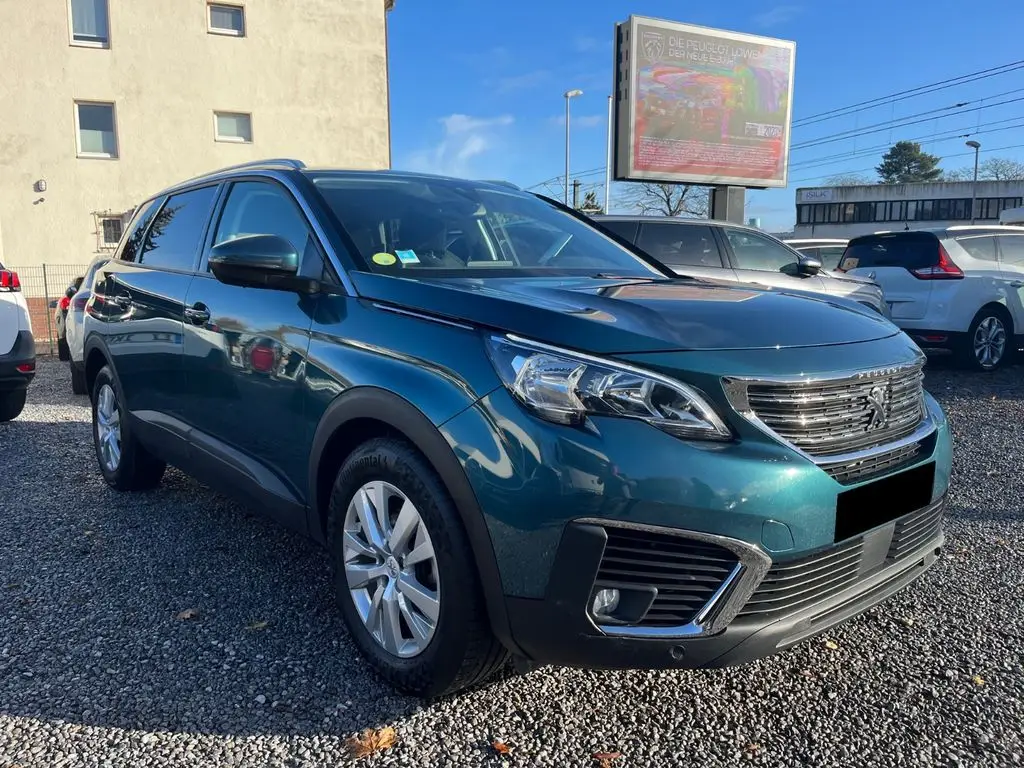 Photo 1 : Peugeot 5008 2019 Petrol