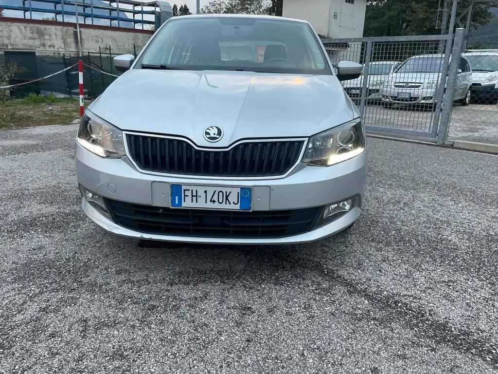 Photo 1 : Skoda Fabia 2017 Diesel