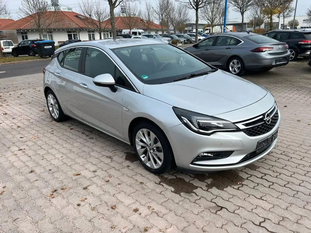 Photo 1 : Opel Astra 2017 Petrol