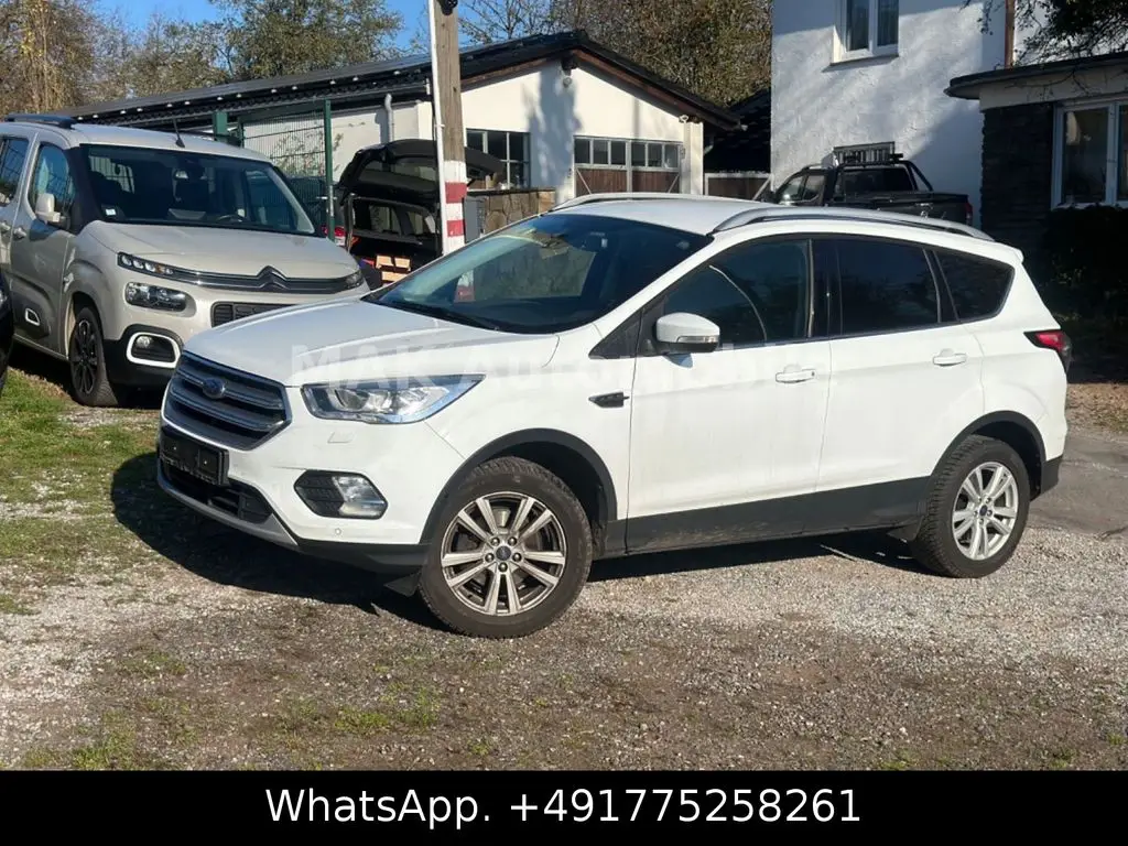 Photo 1 : Ford Kuga 2018 Petrol