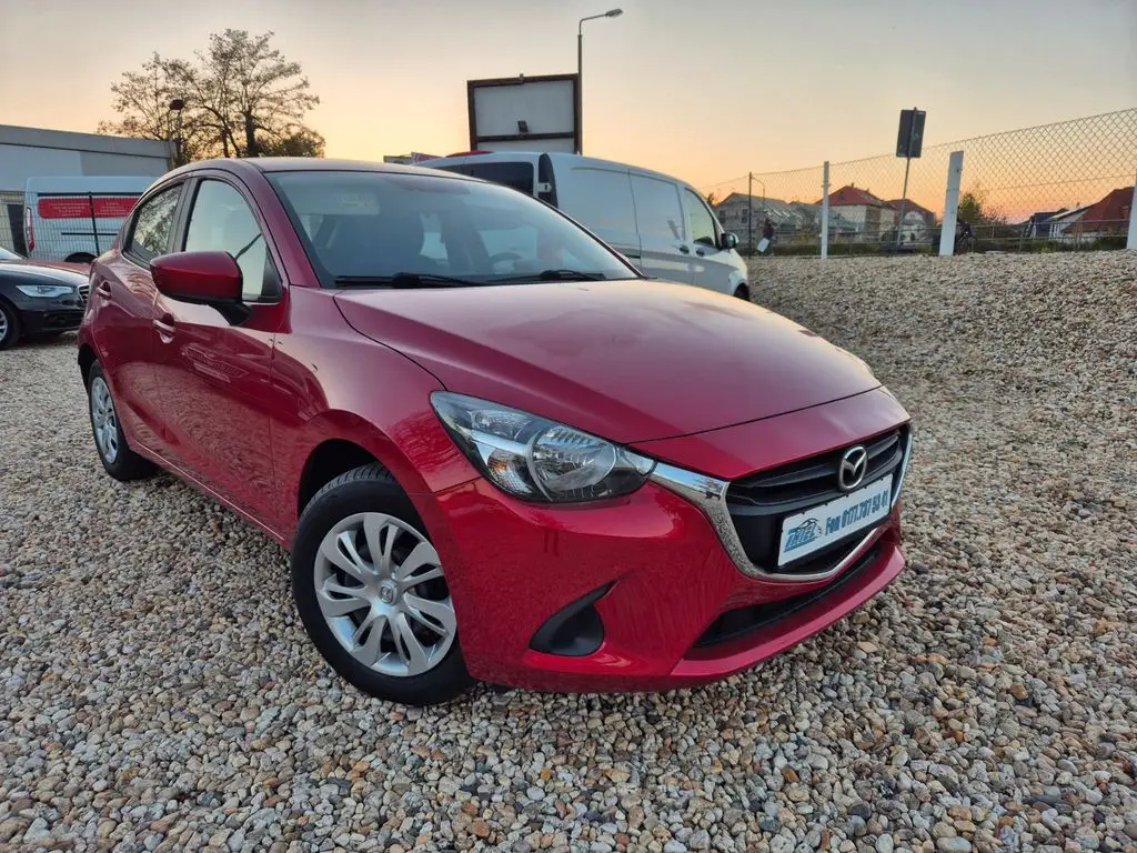 Photo 1 : Mazda 2 2016 Petrol