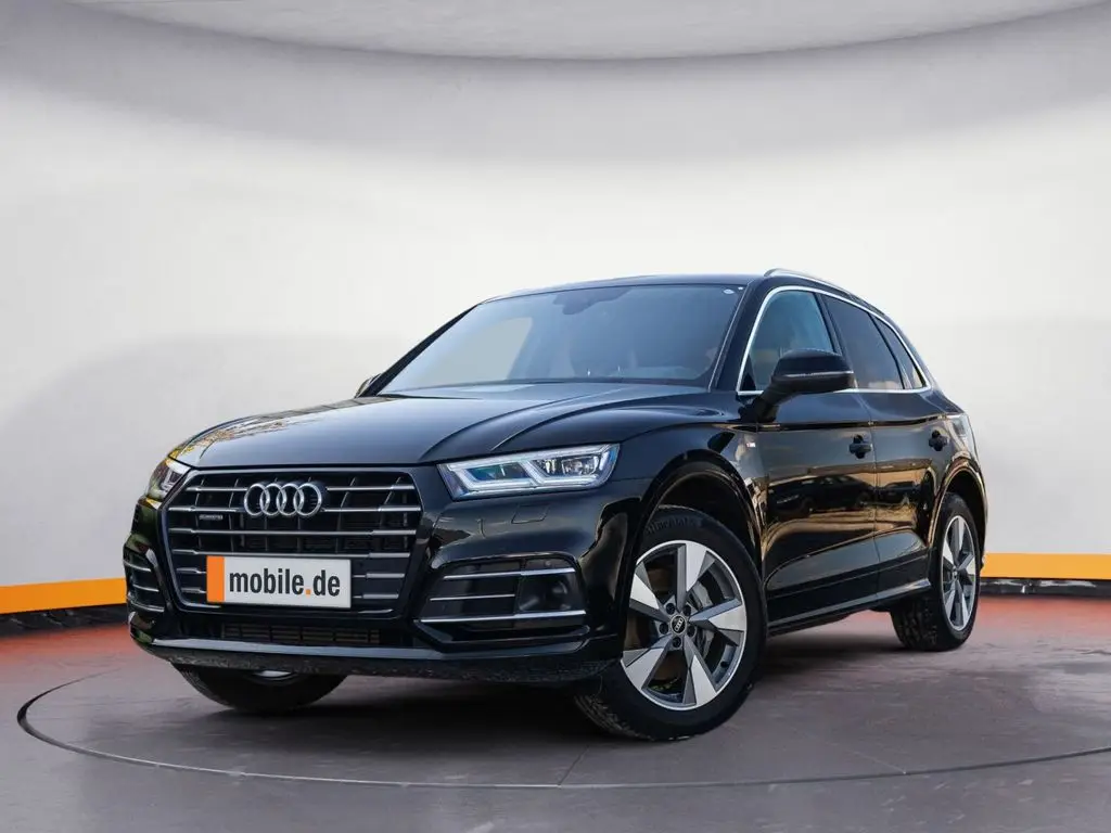 Photo 1 : Audi Q5 2021 Hybride