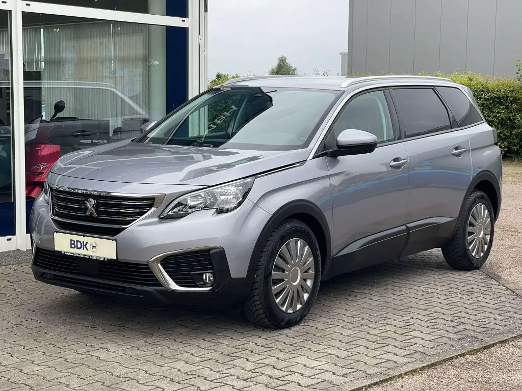 Photo 1 : Peugeot 5008 2017 Diesel