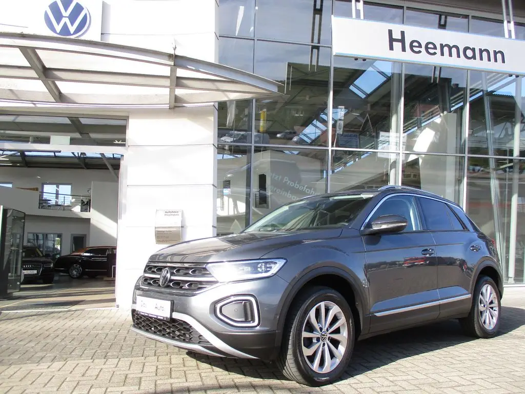 Photo 1 : Volkswagen T-roc 2023 Petrol