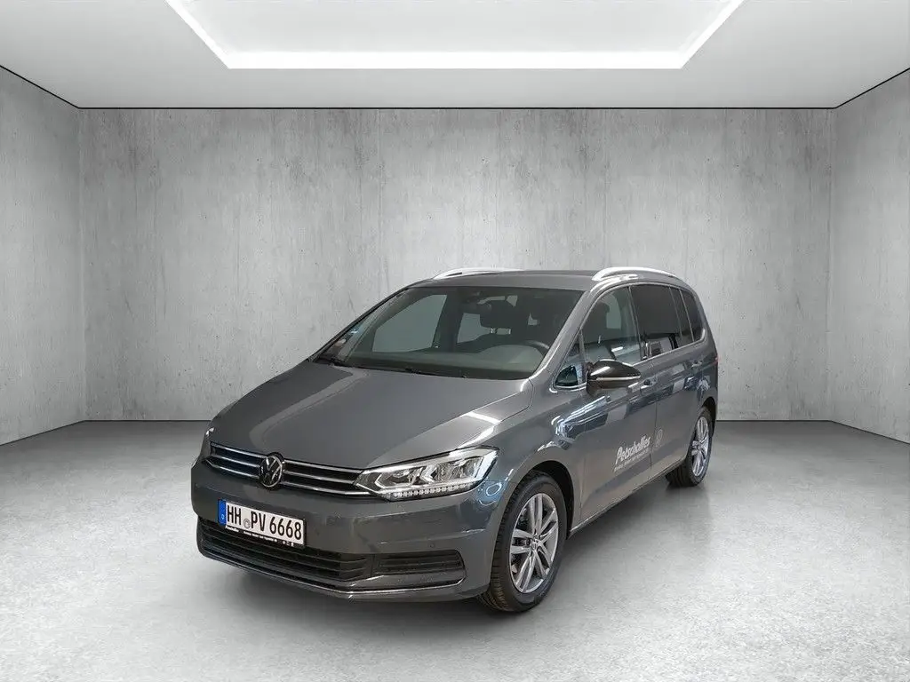 Photo 1 : Volkswagen Touran 2023 Essence