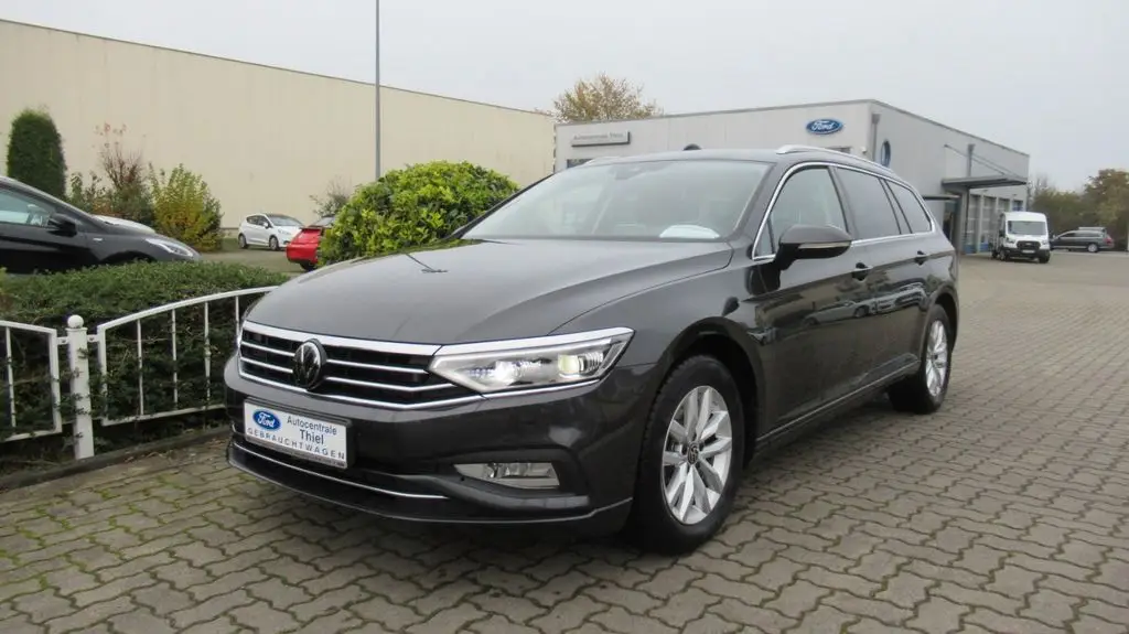 Photo 1 : Volkswagen Passat 2024 Petrol