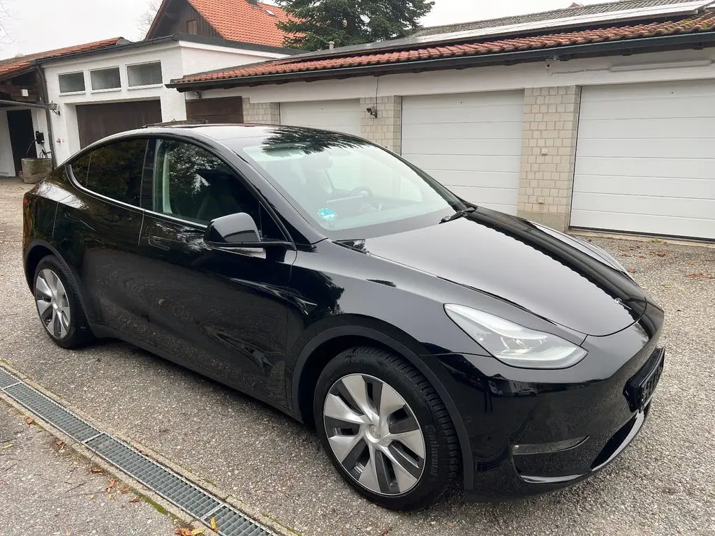 Photo 1 : Tesla Model Y 2022 Non renseigné