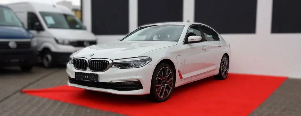 Photo 1 : Bmw Serie 5 2019 Hybride