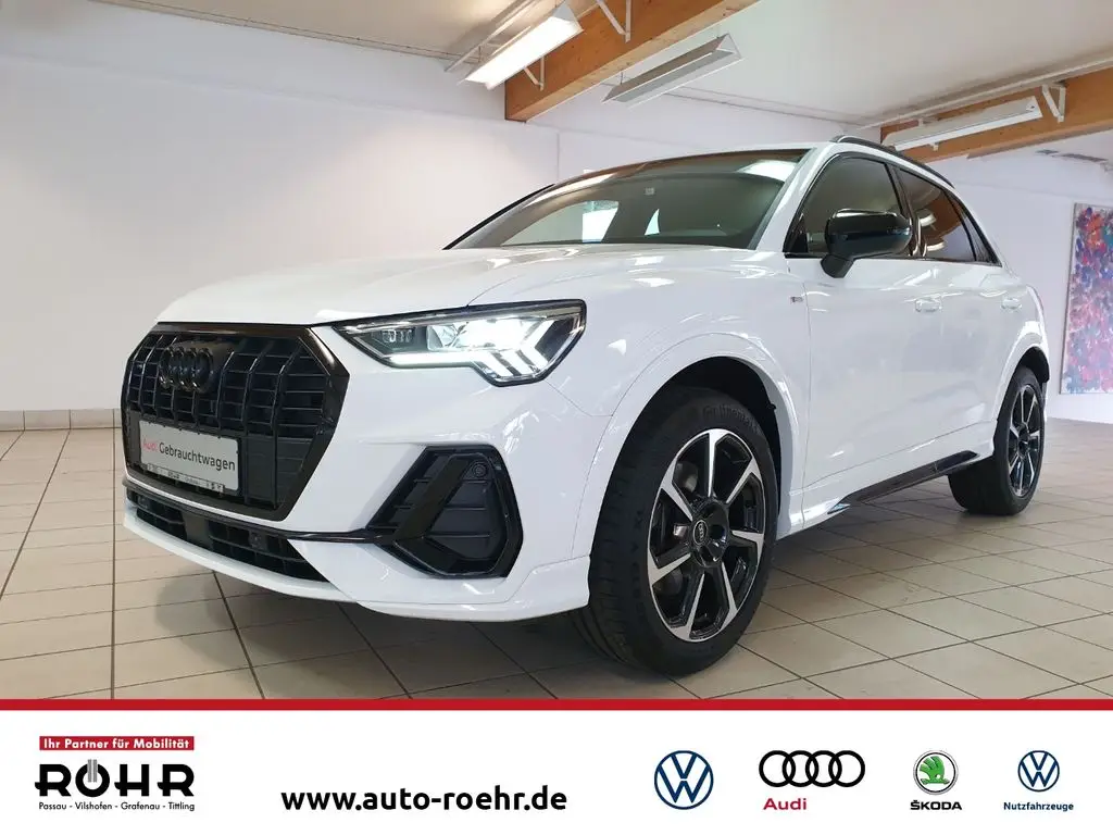 Photo 1 : Audi Q3 2023 Petrol