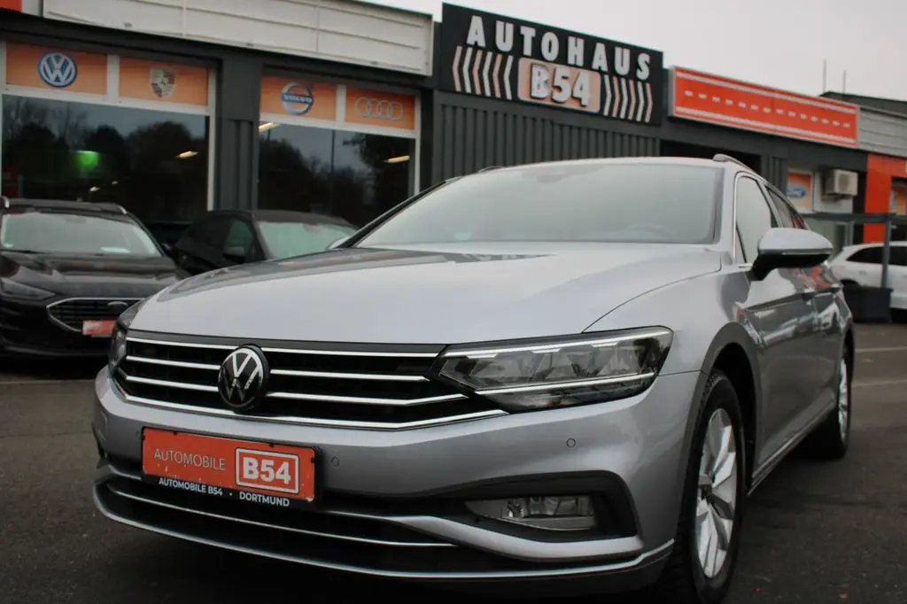 Photo 1 : Volkswagen Passat 2023 Diesel