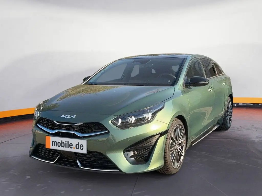 Photo 1 : Kia Proceed 2024 Petrol