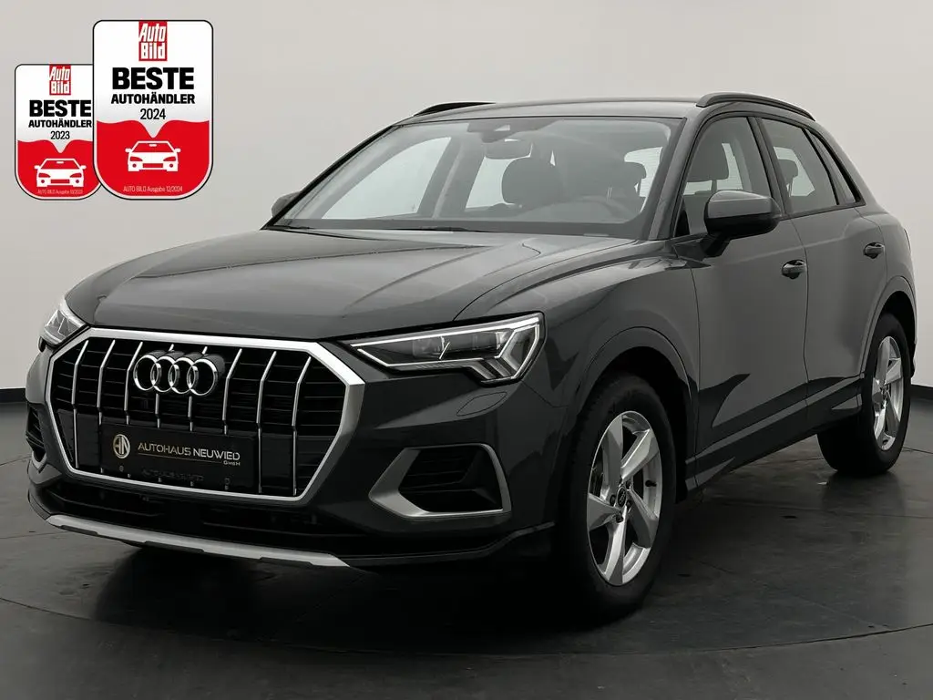 Photo 1 : Audi Q3 2024 Petrol