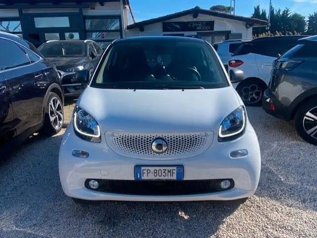 Photo 1 : Smart Fortwo 2018 Petrol