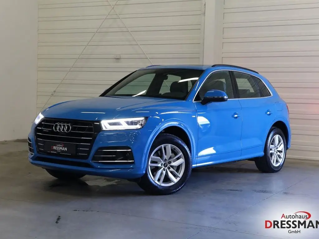 Photo 1 : Audi Q5 2020 Hybride