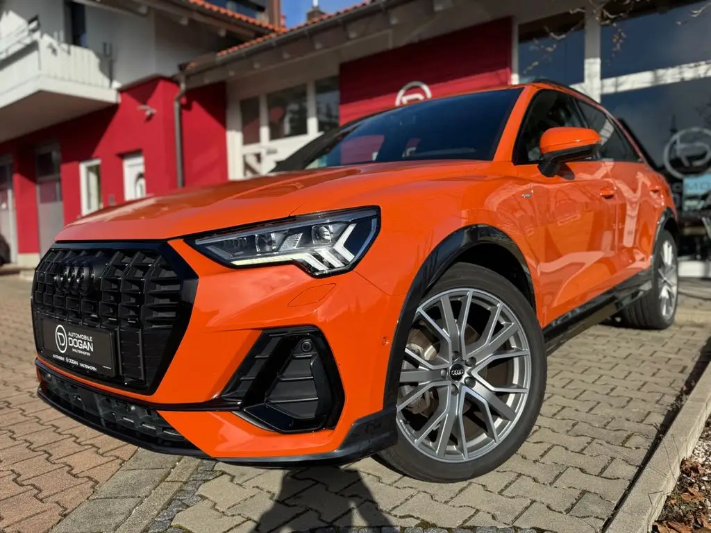 Photo 1 : Audi Q3 2019 Petrol