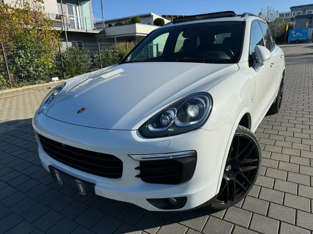 Photo 1 : Porsche Cayenne 2017 Petrol