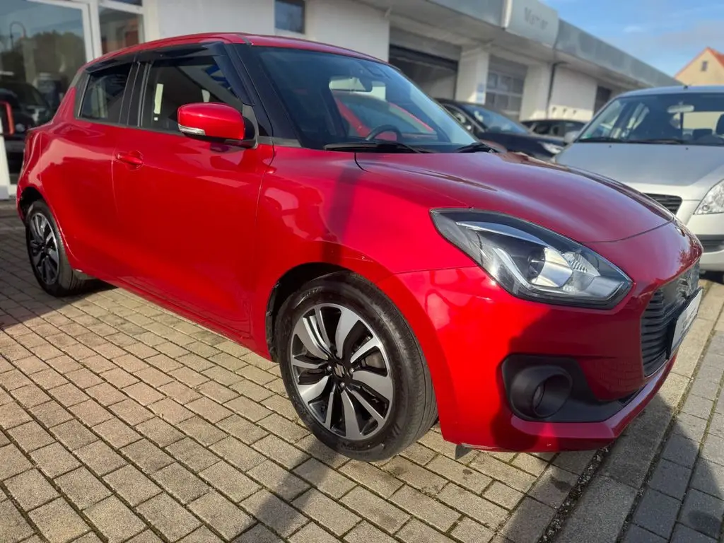 Photo 1 : Suzuki Swift 2017 Petrol