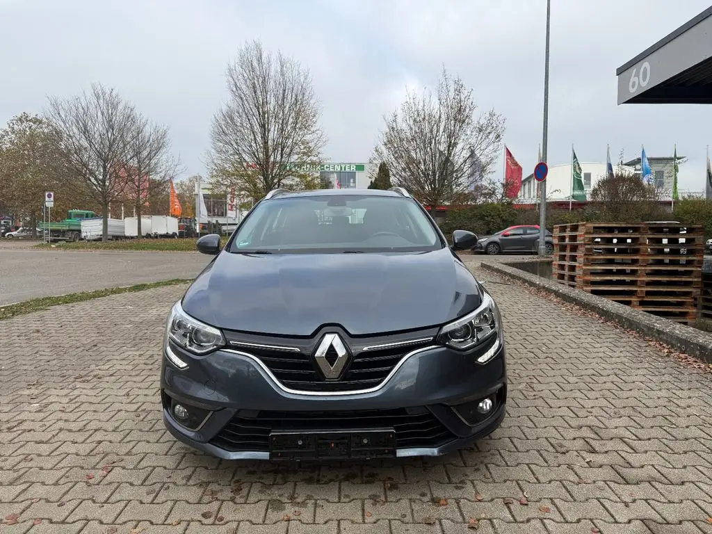 Photo 1 : Renault Megane 2019 Petrol