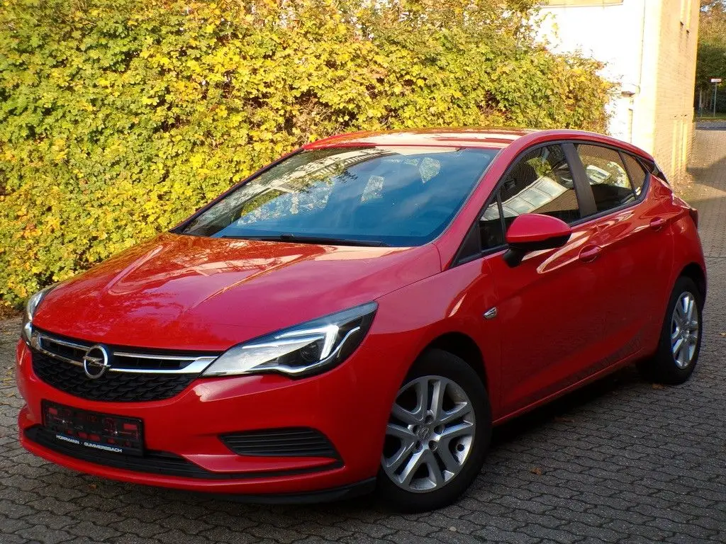 Photo 1 : Opel Astra 2017 Petrol