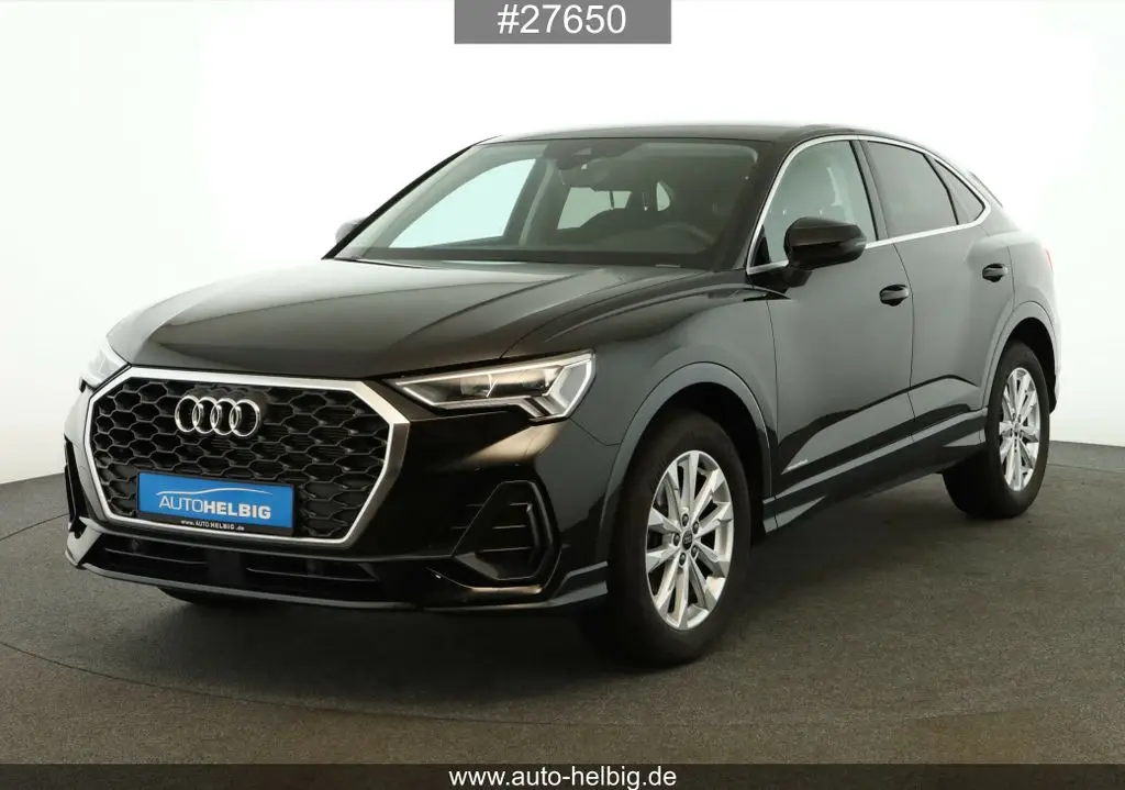 Photo 1 : Audi Q3 2023 Petrol