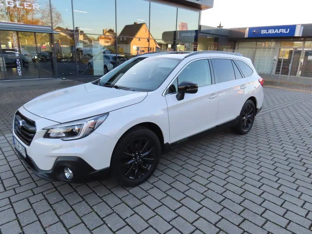 Photo 1 : Subaru Outback 2019 Essence