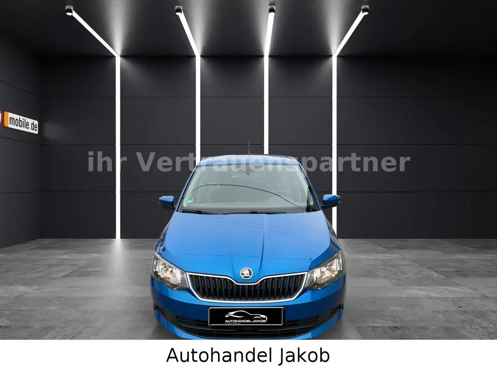 Photo 1 : Skoda Fabia 2017 Petrol