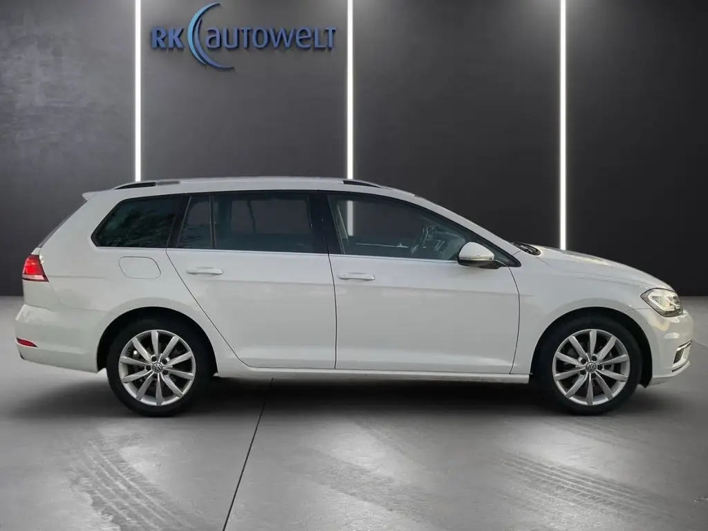 Photo 1 : Volkswagen Golf 2019 Petrol