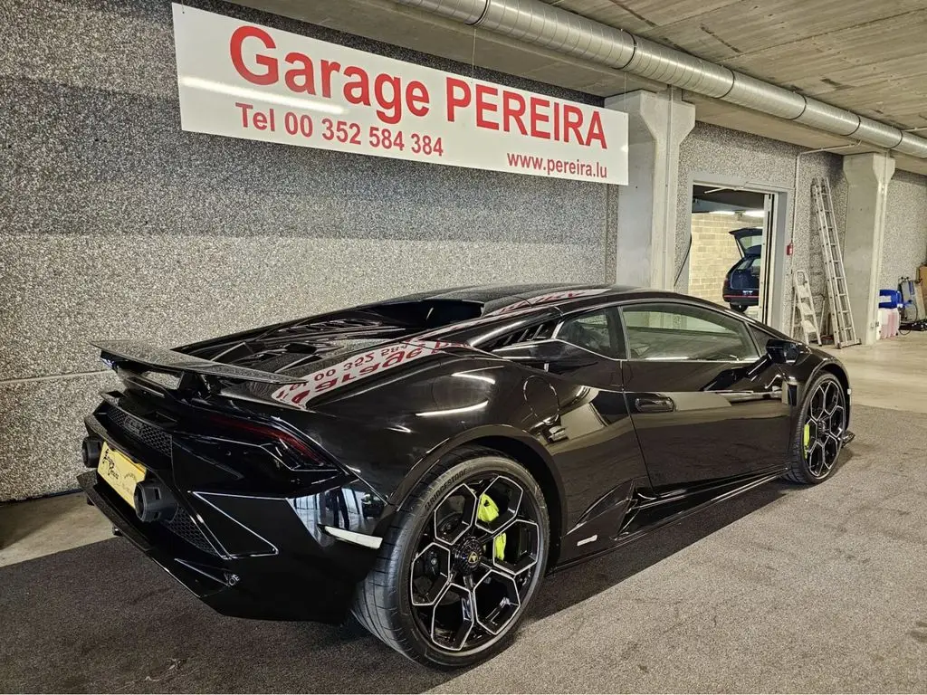 Photo 1 : Lamborghini Huracan 2024 Petrol