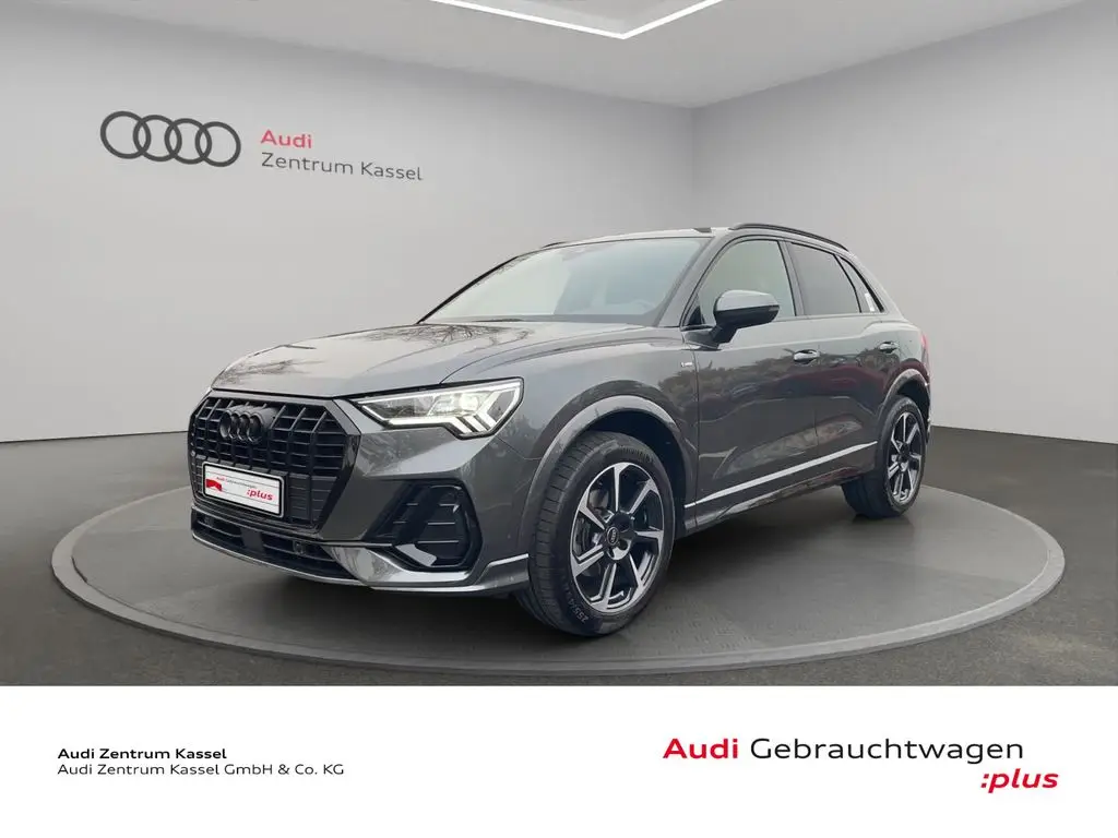 Photo 1 : Audi Q3 2024 Essence