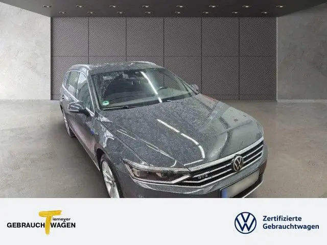 Photo 1 : Volkswagen Passat 2021 Hybrid