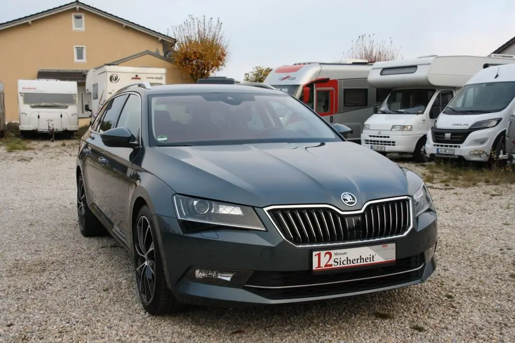 Photo 1 : Skoda Superb 2018 Diesel