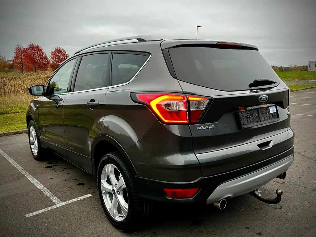 Photo 1 : Ford Kuga 2017 Petrol