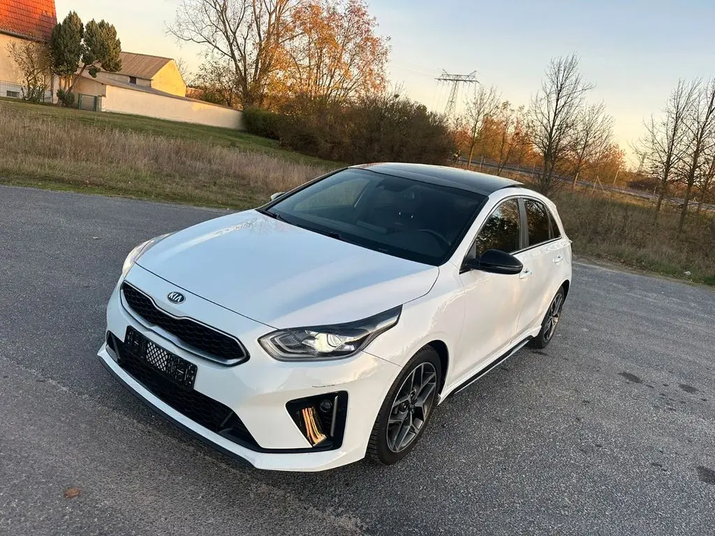 Photo 1 : Kia Ceed 2021 Petrol