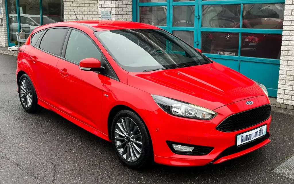 Photo 1 : Ford Focus 2018 Petrol