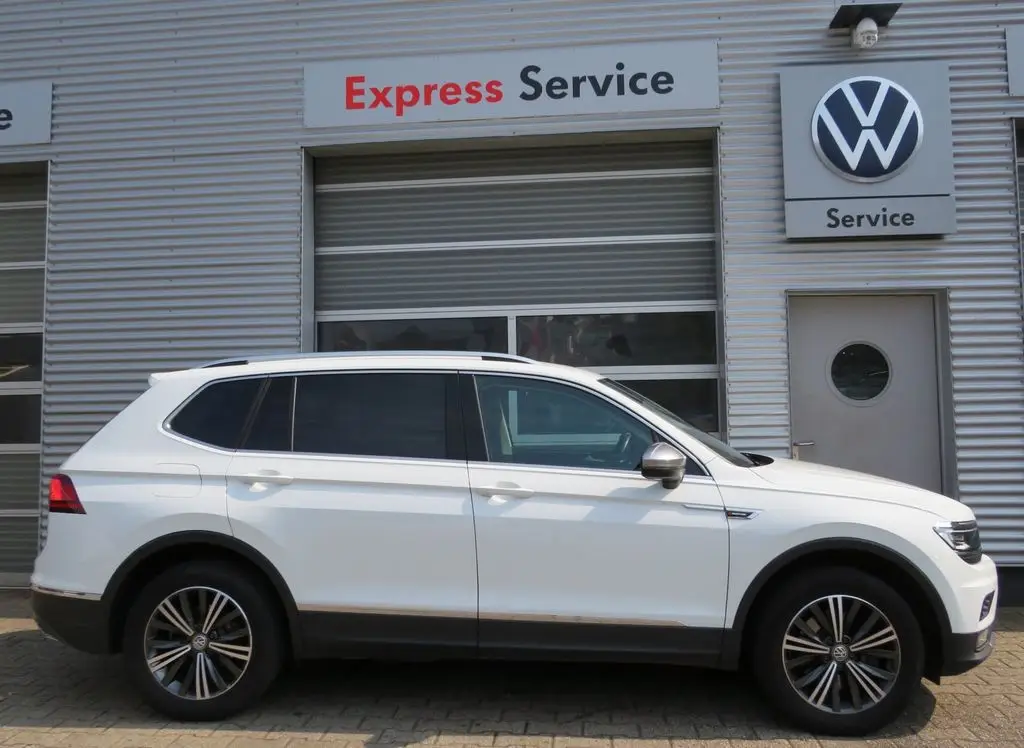 Photo 1 : Volkswagen Tiguan 2018 Essence