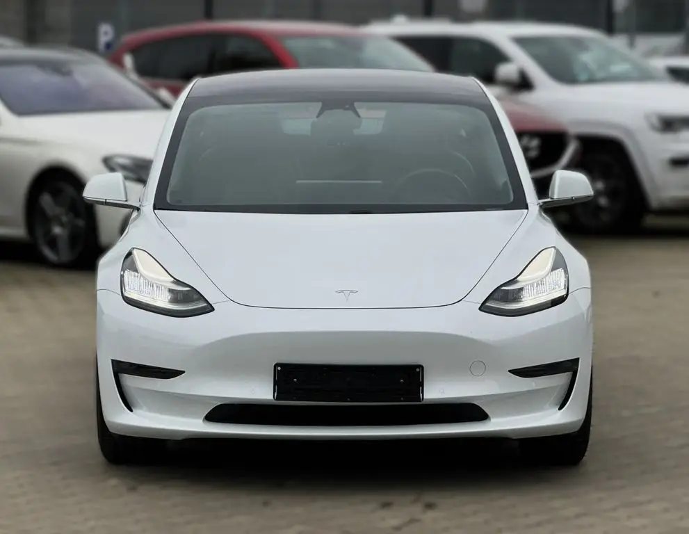 Photo 1 : Tesla Model 3 2020 Non renseigné