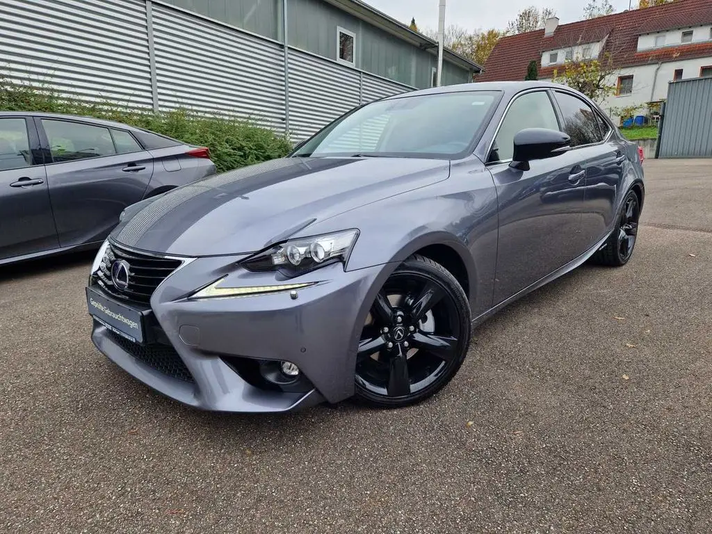 Photo 1 : Lexus Is 2016 Hybrid