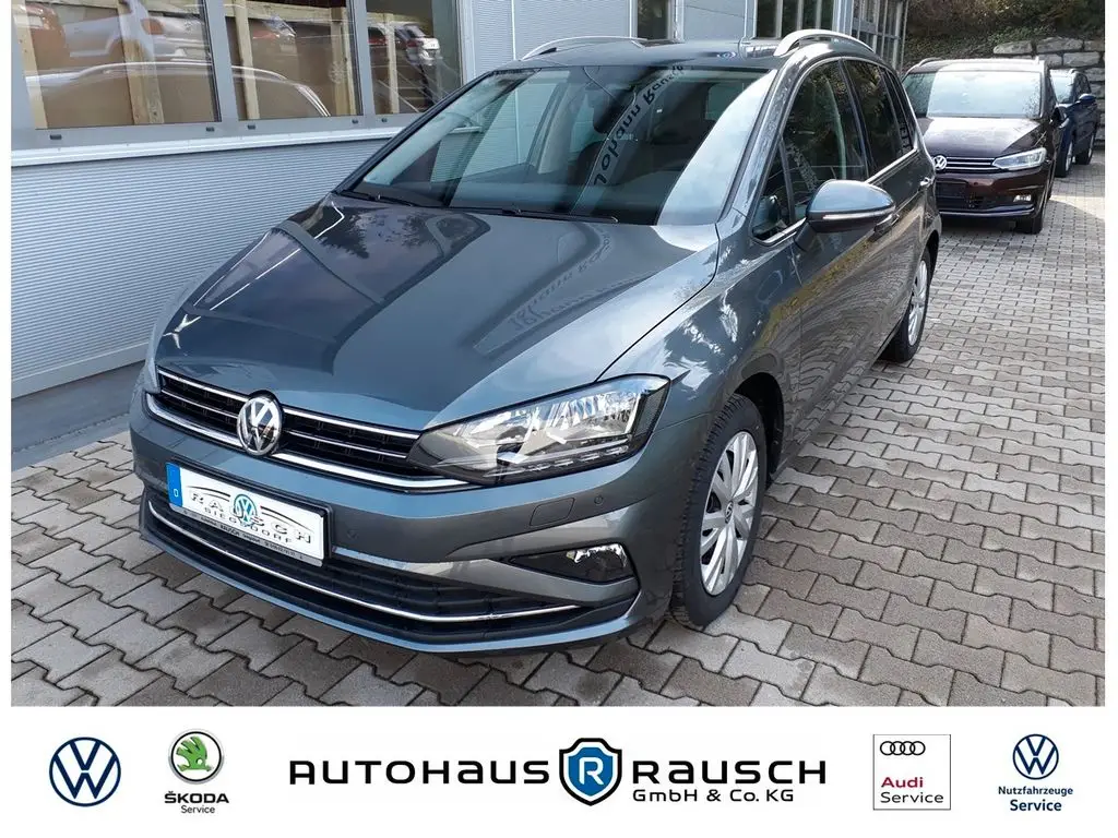 Photo 1 : Volkswagen Golf 2019 Petrol