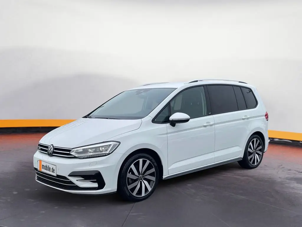 Photo 1 : Volkswagen Touran 2024 Essence