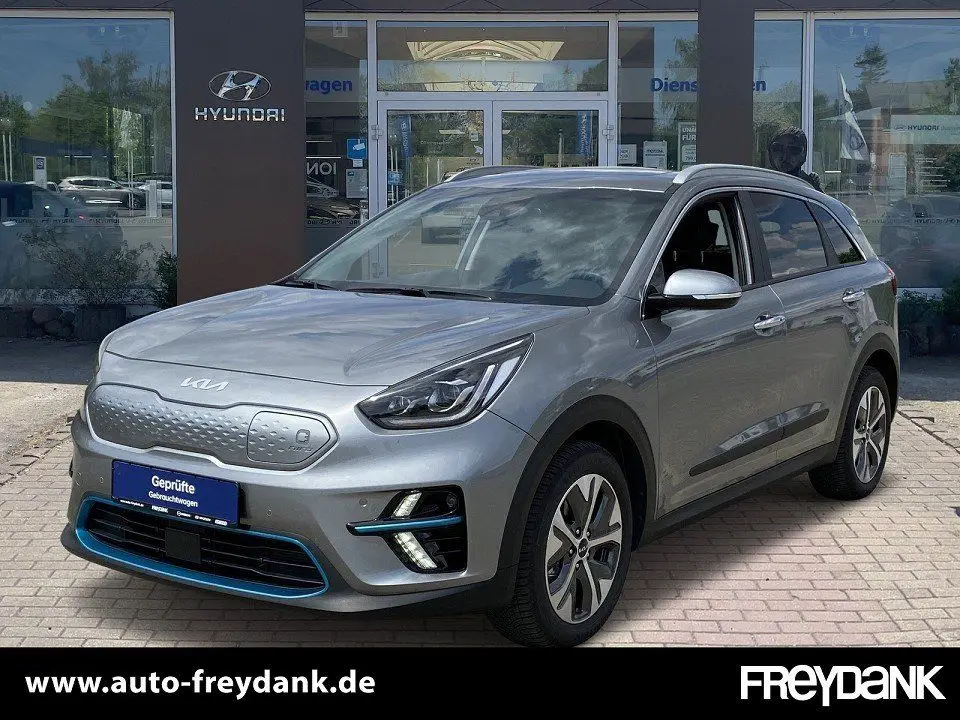 Photo 1 : Kia Niro 2022 Non renseigné