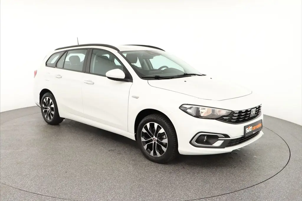 Photo 1 : Fiat Tipo 2023 Petrol